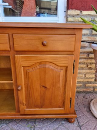 Mueble aparador de madera