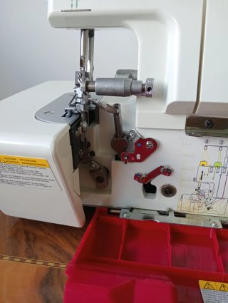 Remalladora Overlock Toyota 4 hilos