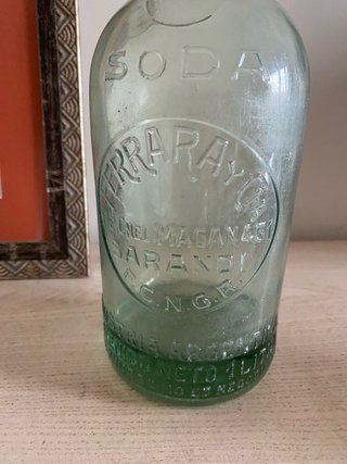 Sifón antiguo de vidrio para decoración