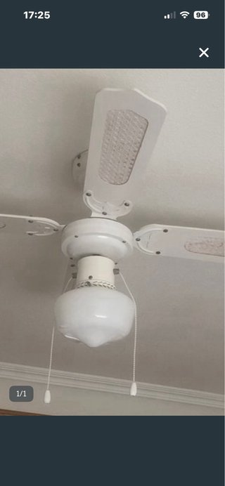 Ventilador de techo blanco com mando a distancia