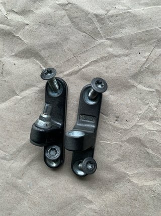 Visagra Izquierda Mercedes 220 Coupe + Tornillos
