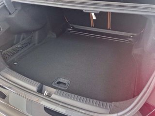Mercedes-Benz E220D AMG - 2024