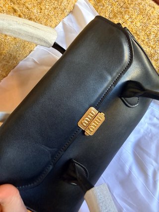Bolso Miu Miu Negro Elegante