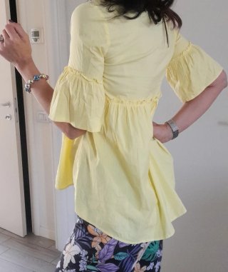 Blusa gialla con balze cotone stretch S