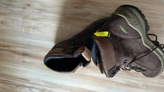 Botas de montaña impermeables S-TEX   ( NO 46 )