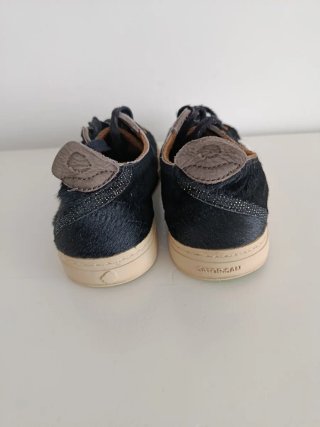 Zapatillas Satorisan Negras y Grises