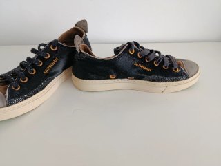 Zapatillas Satorisan Negras y Grises