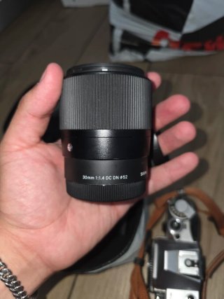 Objetivo Sigma 30mm 1:1.4 DC DN ø52 Montura E