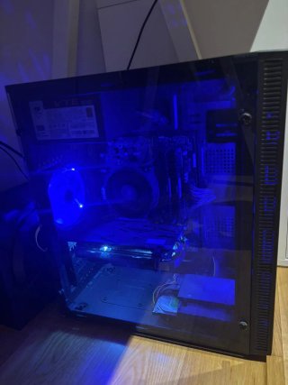 PC GamingRTX 2060 SUPER (8GB) + Ryzen 7 + 16GB RAM