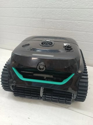 Robot Limpiafondos WYBOT C2V AI