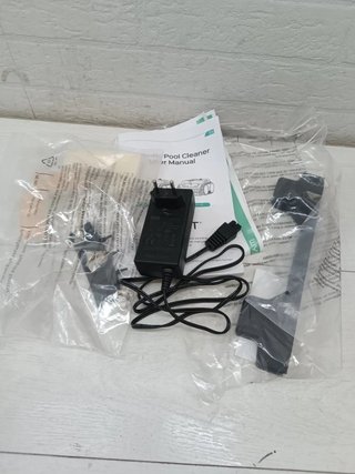 Robot Limpiafondos WYBOT C2V AI