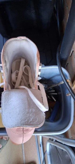 Patines rosas con ruedas amarillas...talla 32