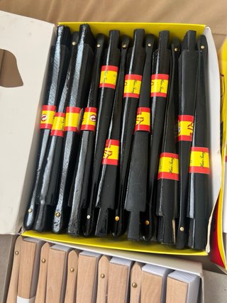 Lote de abanicos de madera y tela