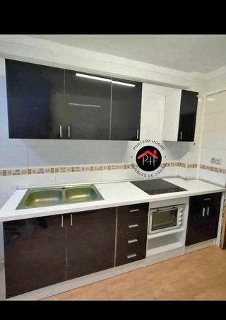 Muebles de Cocina Blancos y Negros