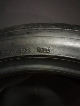 255/45 R20 DUNLOP