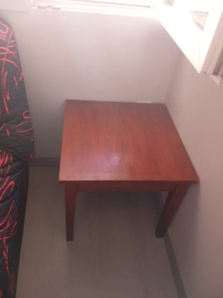 Escritorio y mesa auxiliar madera