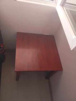 Escritorio y mesa auxiliar madera