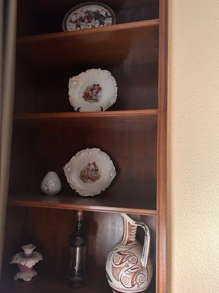Menaje variado: jarras, tazas, ollas. Lotes