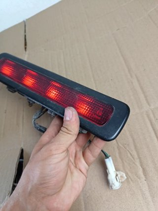 Luz de freno Mitsubishi L200