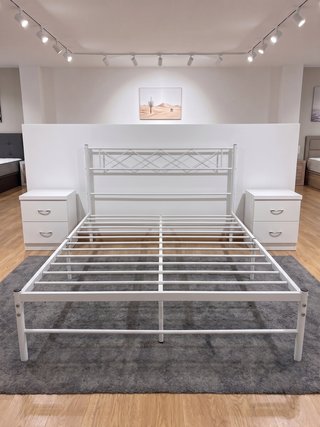 Cama de matrimonio blanca + 2 mesitas LIQUIDAMOS