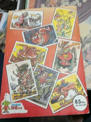 ¡Monstruos Locos! Libro de Cromos