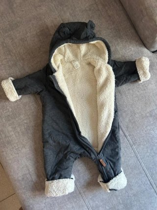 Buzo de bebé con pelito por dentro