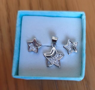 Conjunto Plata Pendientes y Colgante Estrella