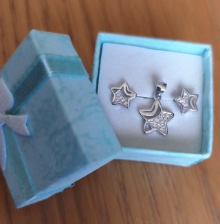 Conjunto Plata Pendientes y Colgante Estrella