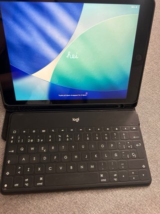 iPad 9ª Gen 256GB + Funda y Teclado Logitech