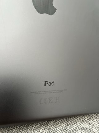 iPad 9ª Gen 256GB + Funda y Teclado Logitech