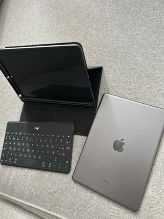 iPad 9ª Gen 256GB + Funda y Teclado Logitech