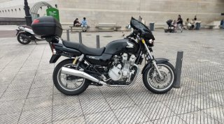Honda CB750 Seven Fifty Negra