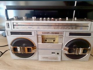 Radiocasete Estéreo con Cassette y Radio