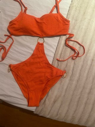Trikini naranja sin estrenar