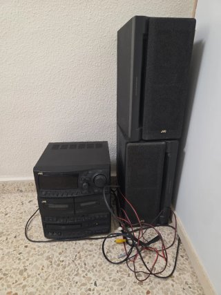 Equipo de música JVC  las cintas no se si funciona