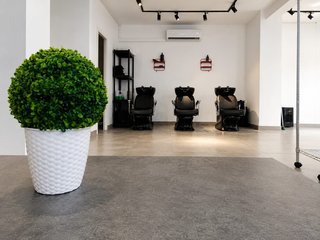 R-7940355 Traspaso Peluquería con Franquicia