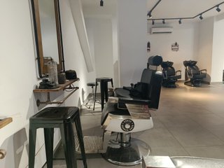 R-7940355 Traspaso Peluquería con Franquicia