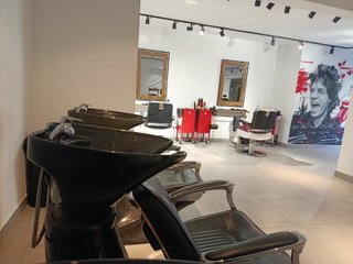 R-7940355 Traspaso Peluquería con Franquicia