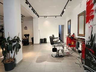 R-7940355 Traspaso Peluquería con Franquicia