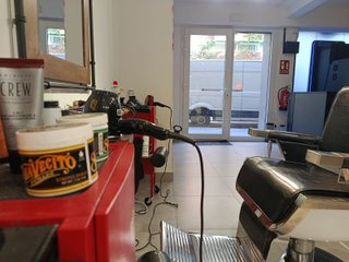 R-7940355 Traspaso Peluquería con Franquicia