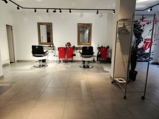 R-7940355 Traspaso Peluquería con Franquicia