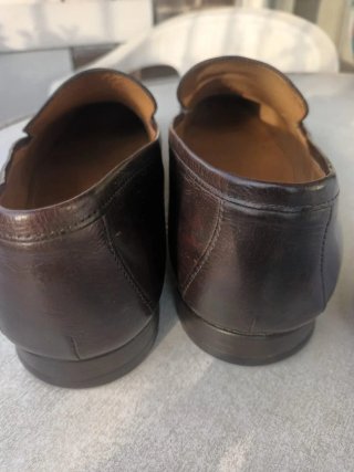 Mocasines Lotusse con hebilla dorada piel
