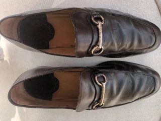 Mocasines Lotusse con hebilla dorada piel