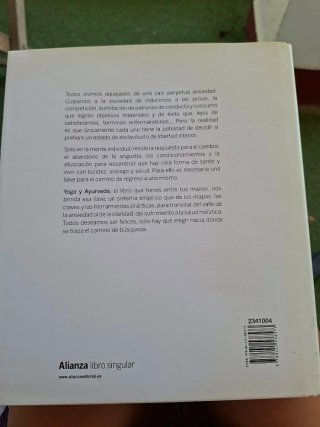 Yoga y ayurveda : de la ansiedad a la salud int...