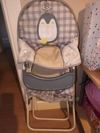 Trona de juguete con estampado de pingüino