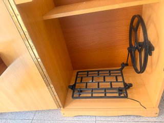 Mueble moderno para máquina de coser