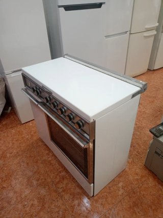 Cocina de gas blanca
