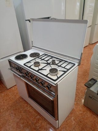 Cocina de gas blanca