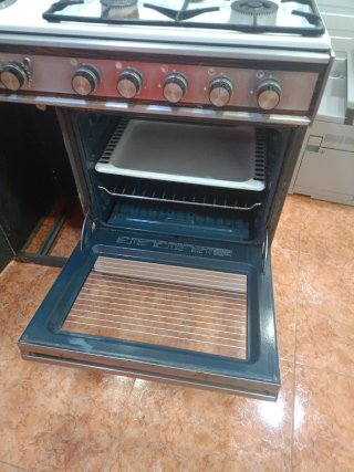 Cocina de gas blanca