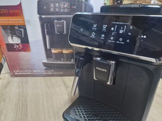 Cafetera Philips Serie 2200 Táctil Negra